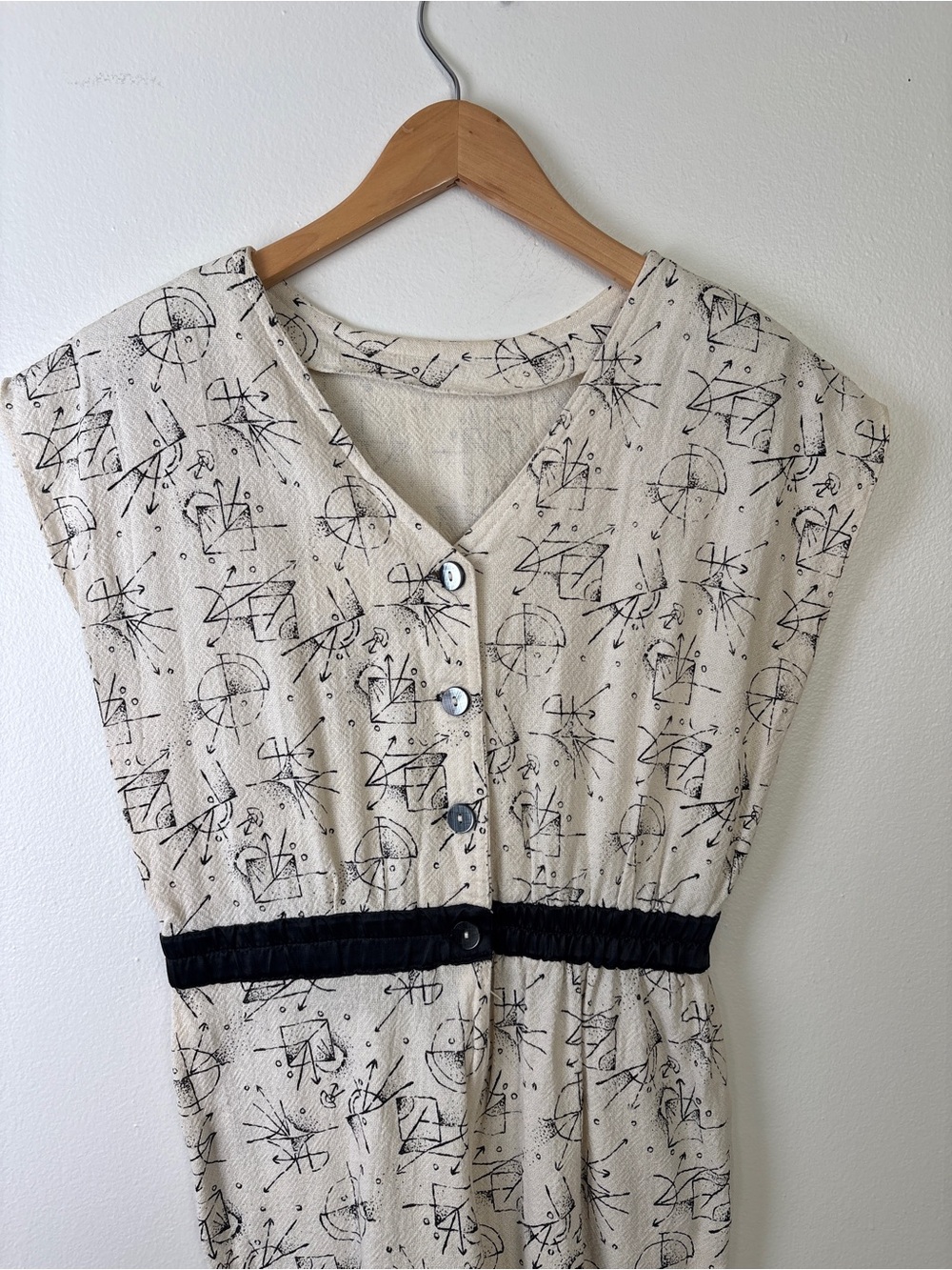 VTG 80s Abstract Wiggle Dress with Hourglass Silhouette - Picture 6 of 9